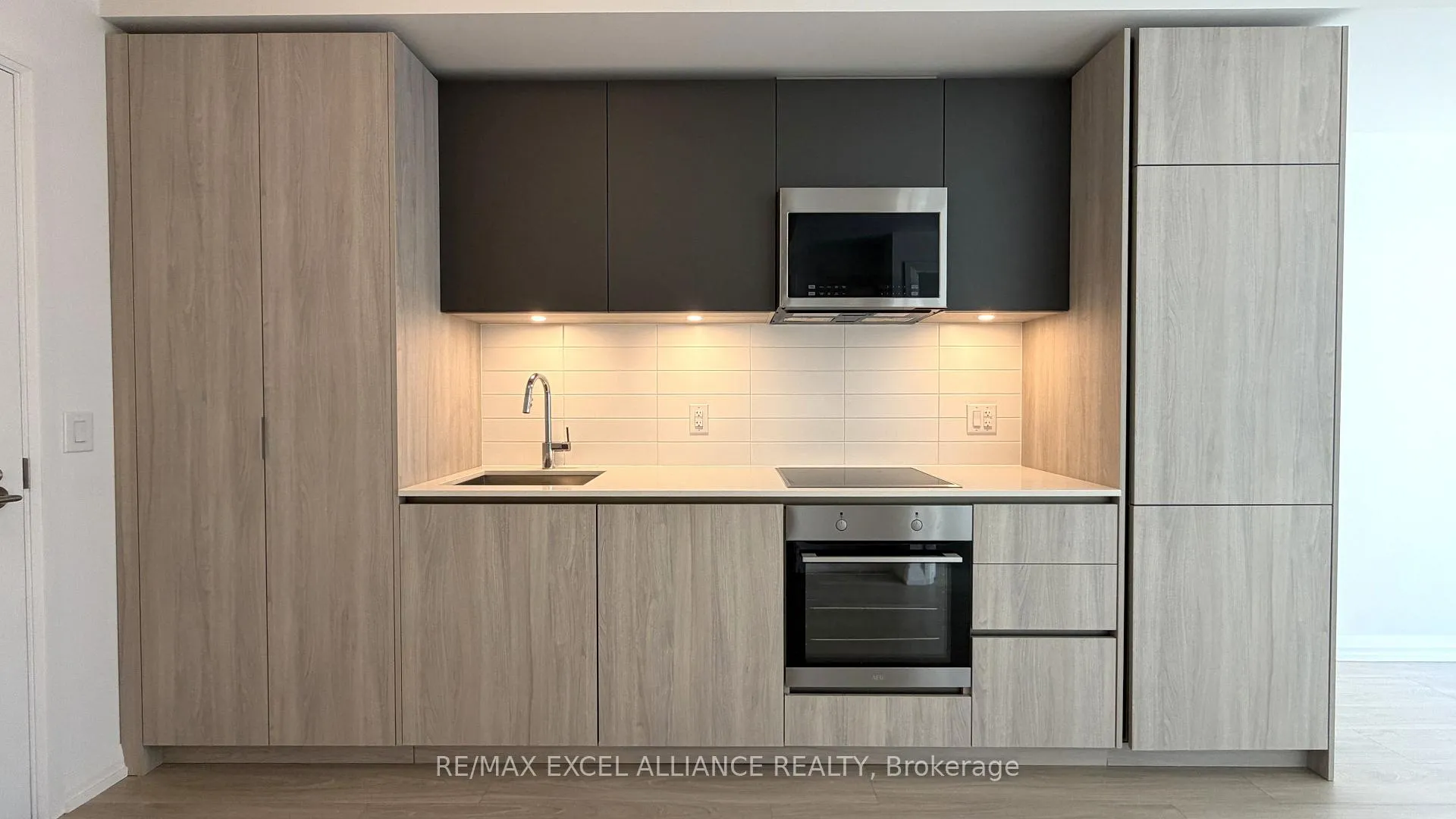 Photo 6 of Unit 3107, 8 Widmer Street, Toronto, Waterfront Communities — HOMEH