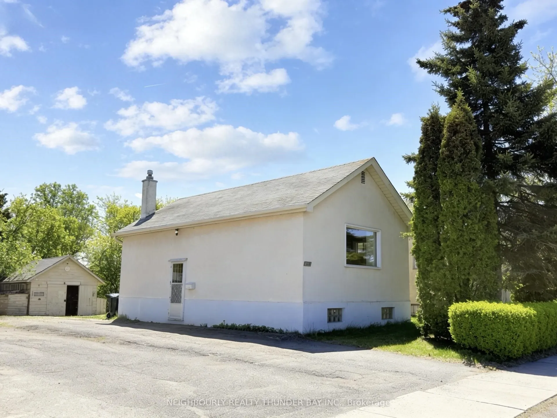 Photo 4 of 450 Northern Ave, Thunder Bay, East End — HOMEH