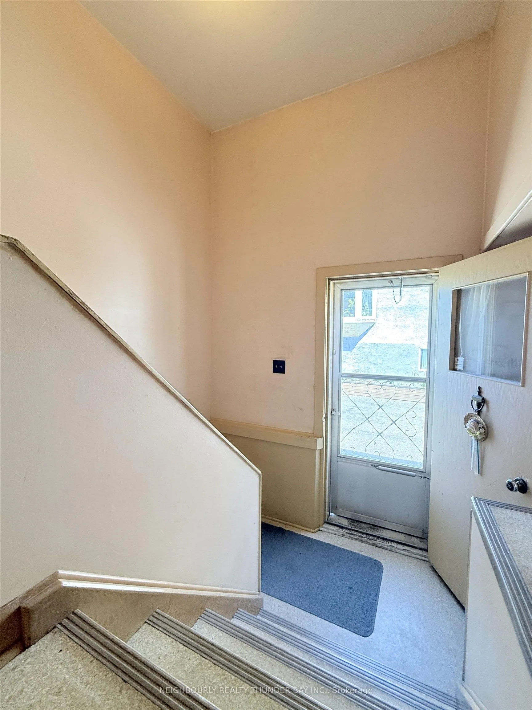 Photo 17 of 450 Northern Ave, Thunder Bay, East End — HOMEH