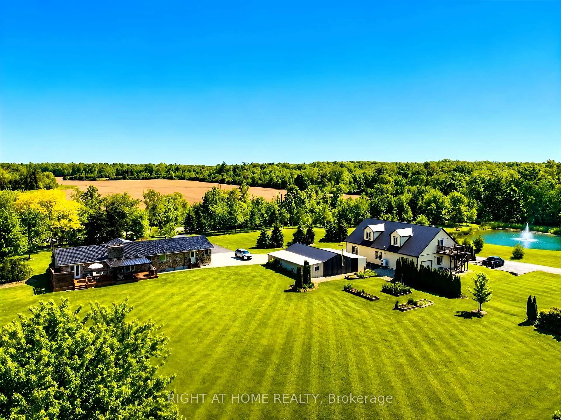 Photo 4 of 8350 Young Street, Grimsby, Grimsby Escarpment — HOMEH