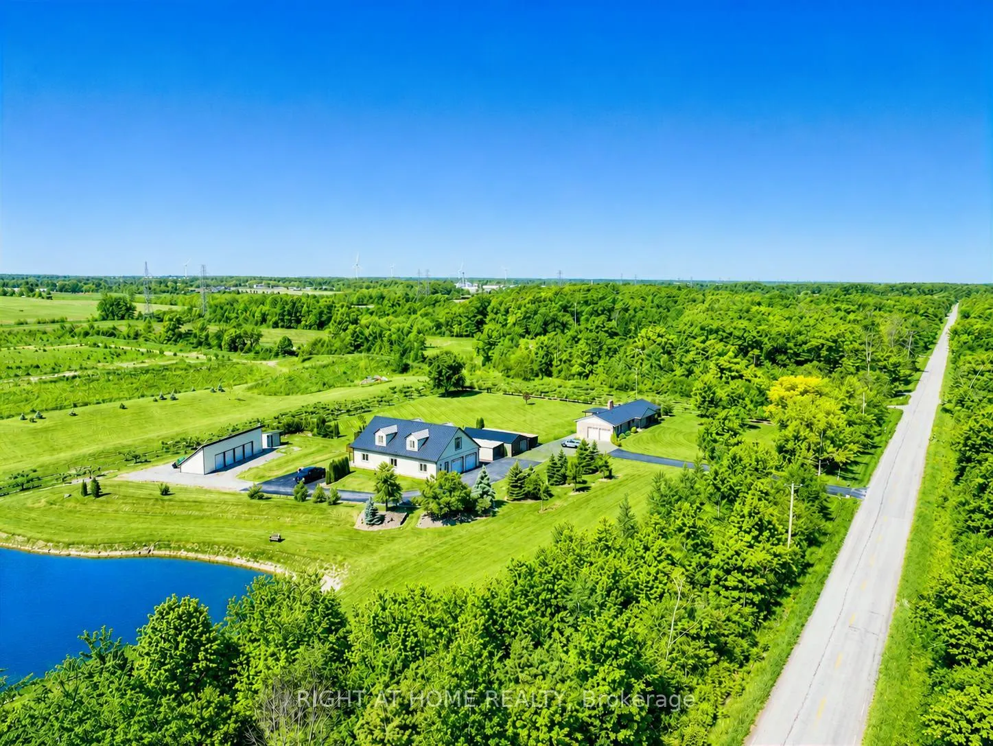Photo 6 of 8350 Young Street, Grimsby, Grimsby Escarpment — HOMEH