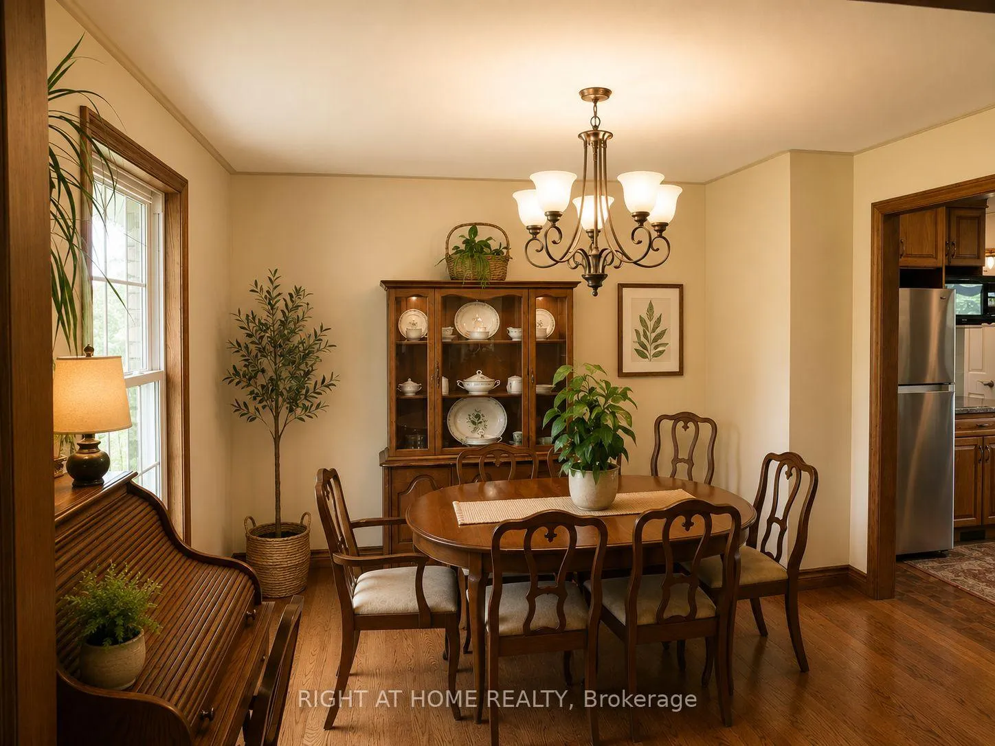 Photo 38 of 8350 Young Street, Grimsby, Grimsby Escarpment — HOMEH