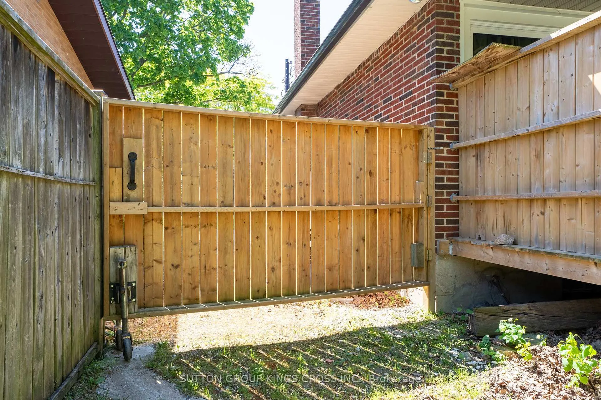 Photo 43 of 23 Redbud Drive, Chatham-Kent, SW — HOMEH
