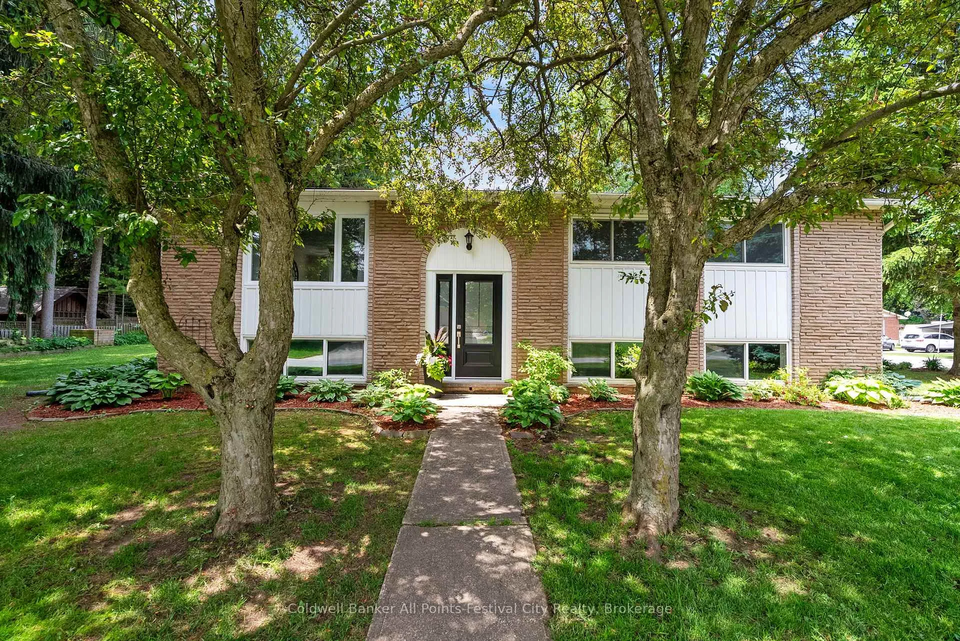 Photo 3 of 398 Townsend Street, Central Huron, Clinton — HOMEH