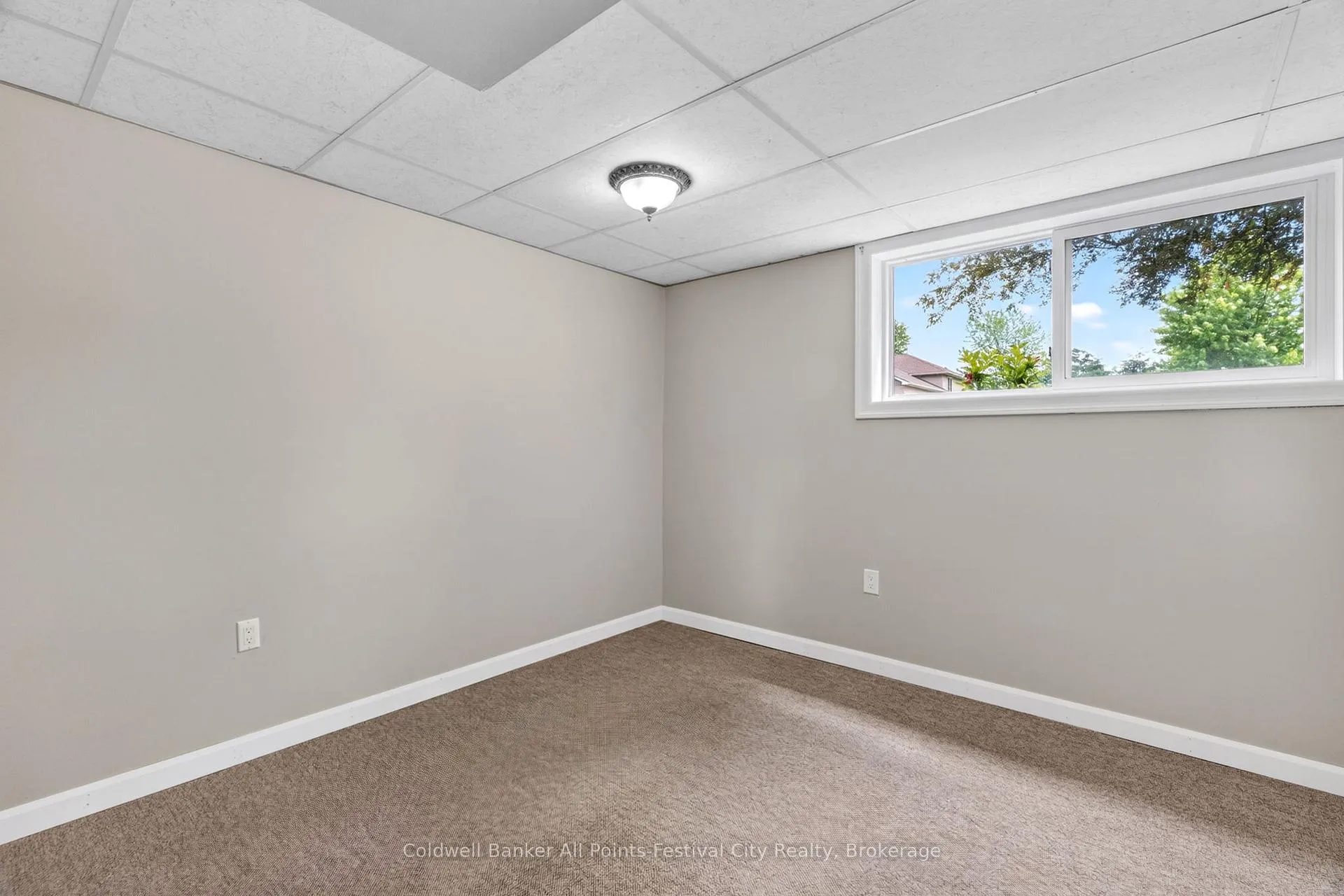 Photo 35 of 398 Townsend Street, Central Huron, Clinton — HOMEH