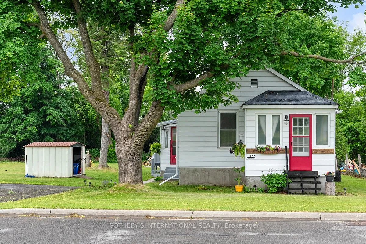 Photo 3 of 172 Queen Street, Smiths Falls — HOMEH