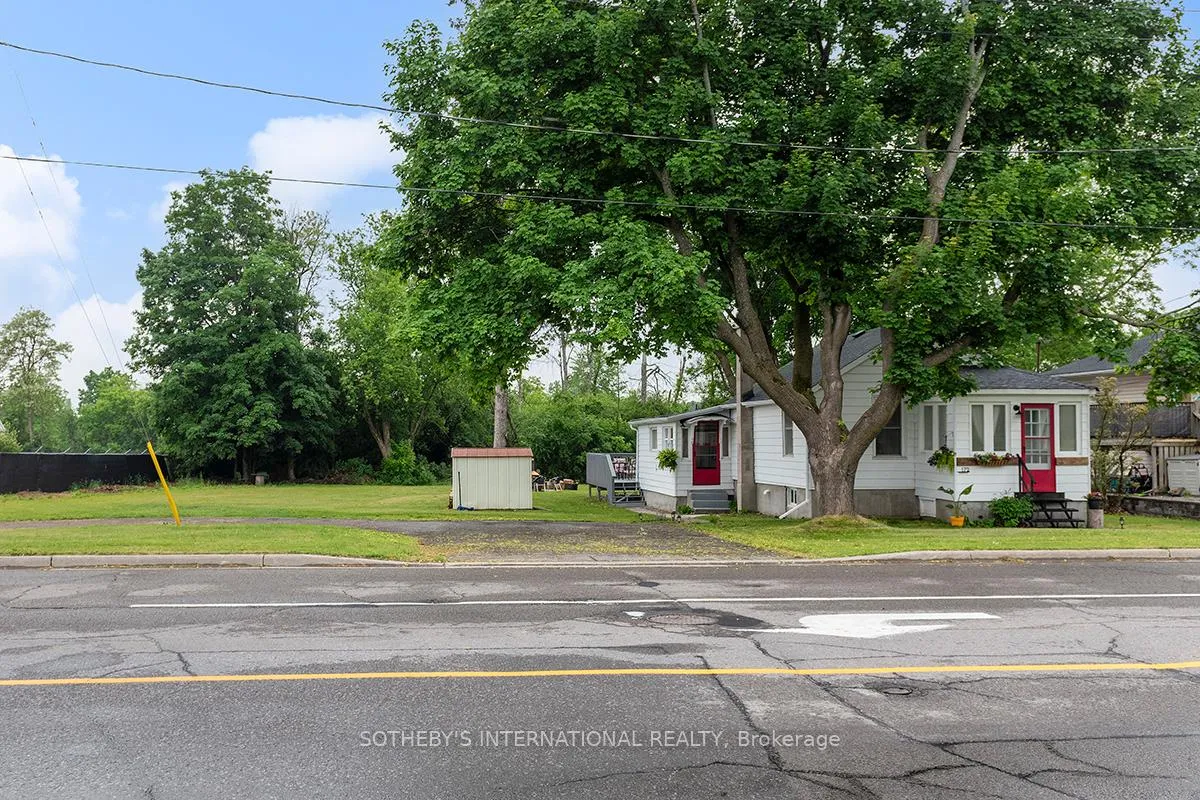 Photo 6 of 172 Queen Street, Smiths Falls — HOMEH