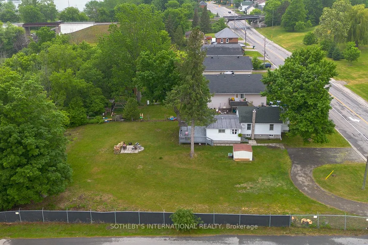 Photo 34 of 172 Queen Street, Smiths Falls — HOMEH