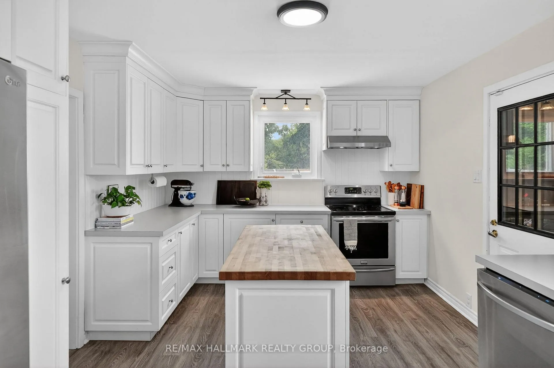 Photo 12 of 3588 Albion Road, Ottawa, Emerald Woods/Sawmill Creek — HOMEH