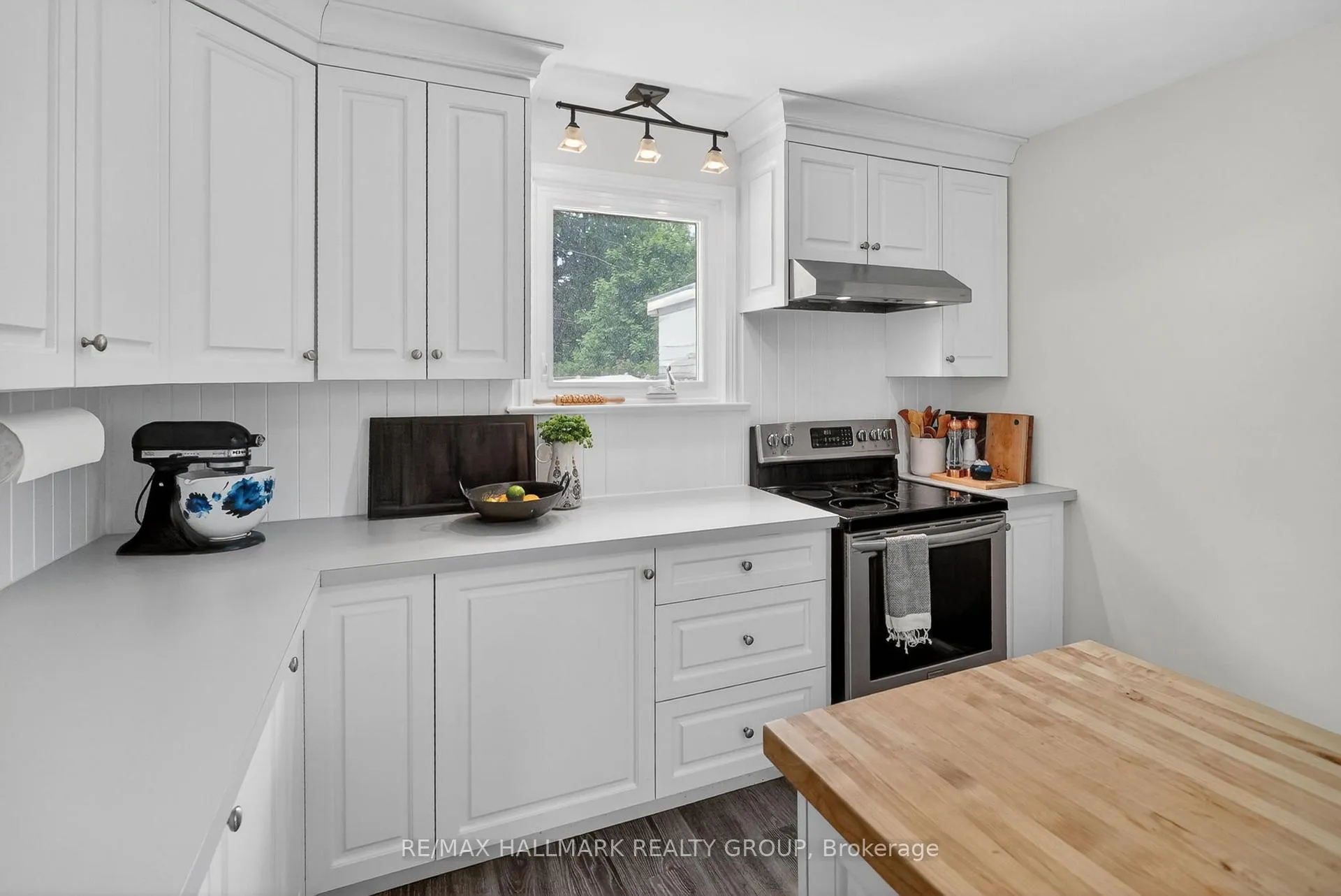 Photo 14 of 3588 Albion Road, Ottawa, Emerald Woods/Sawmill Creek — HOMEH