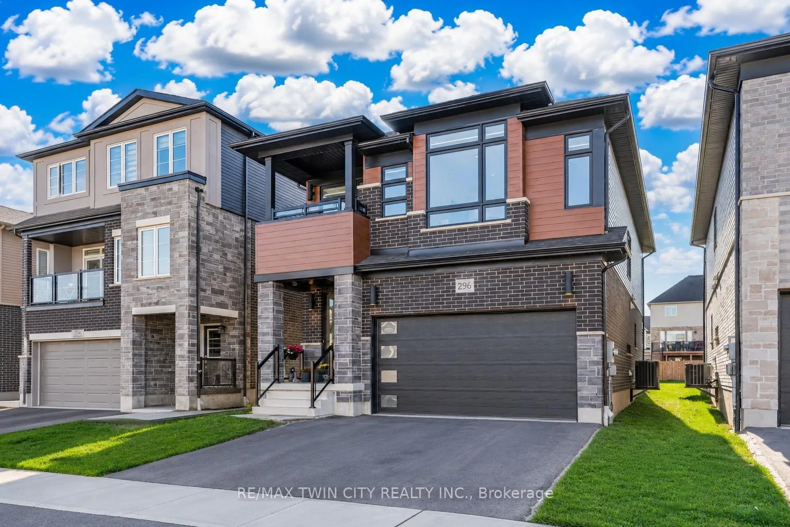 Photo 2 of 296 Raspberry Place, Waterloo, Columbia Forest/Clair Hills — HOMEH