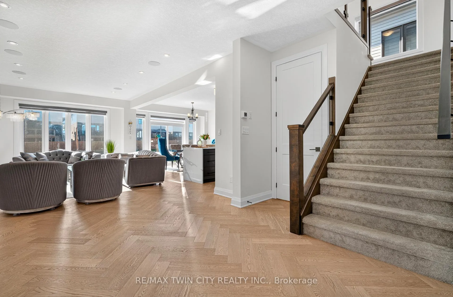 Photo 5 of 296 Raspberry Place, Waterloo, Columbia Forest/Clair Hills — HOMEH