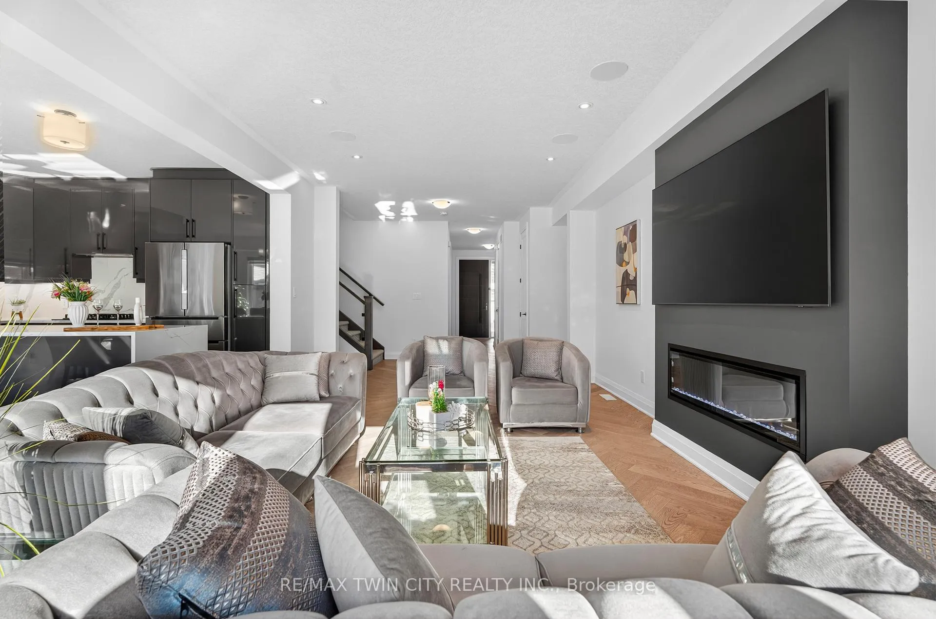 Photo 7 of 296 Raspberry Place, Waterloo, Columbia Forest/Clair Hills — HOMEH