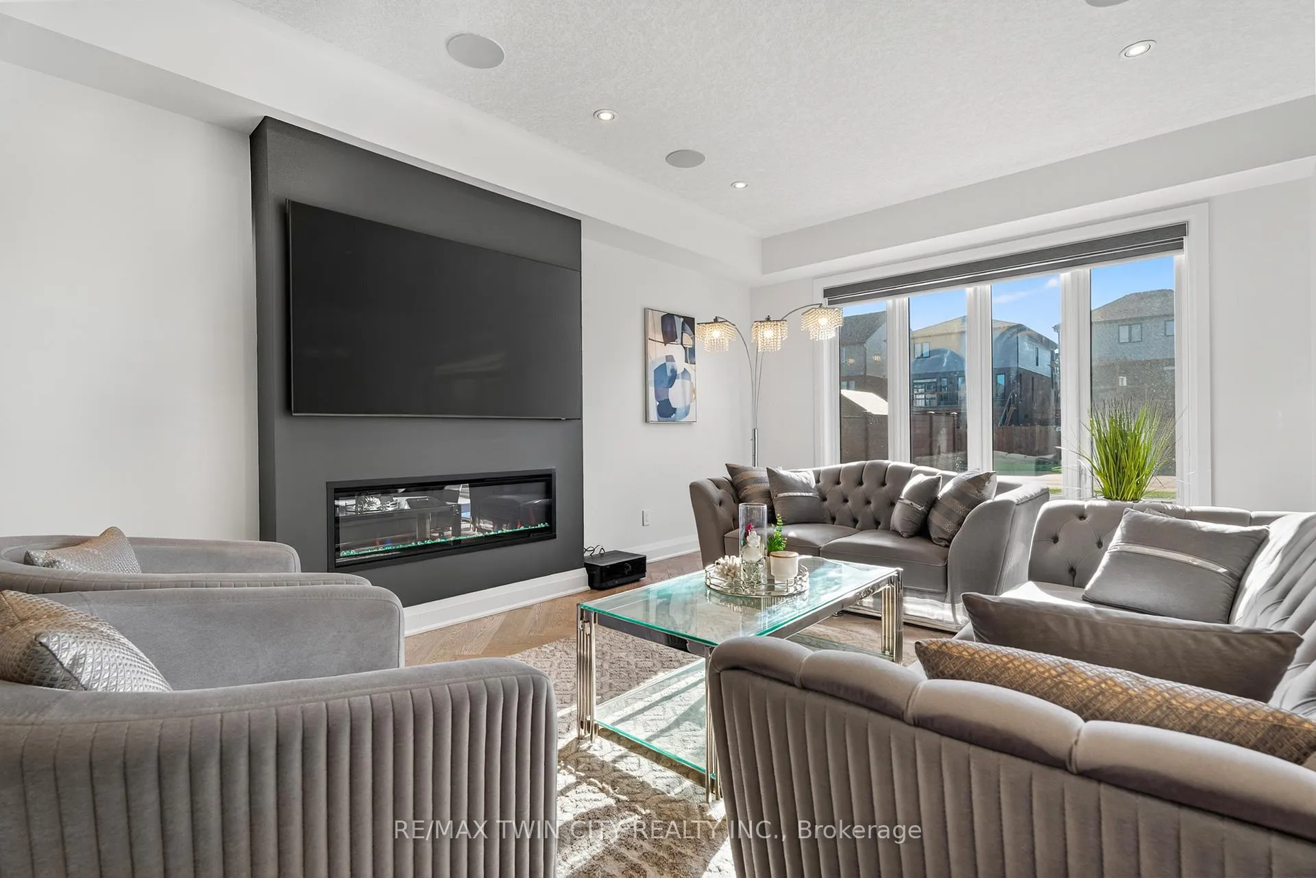 Photo 10 of 296 Raspberry Place, Waterloo, Columbia Forest/Clair Hills — HOMEH
