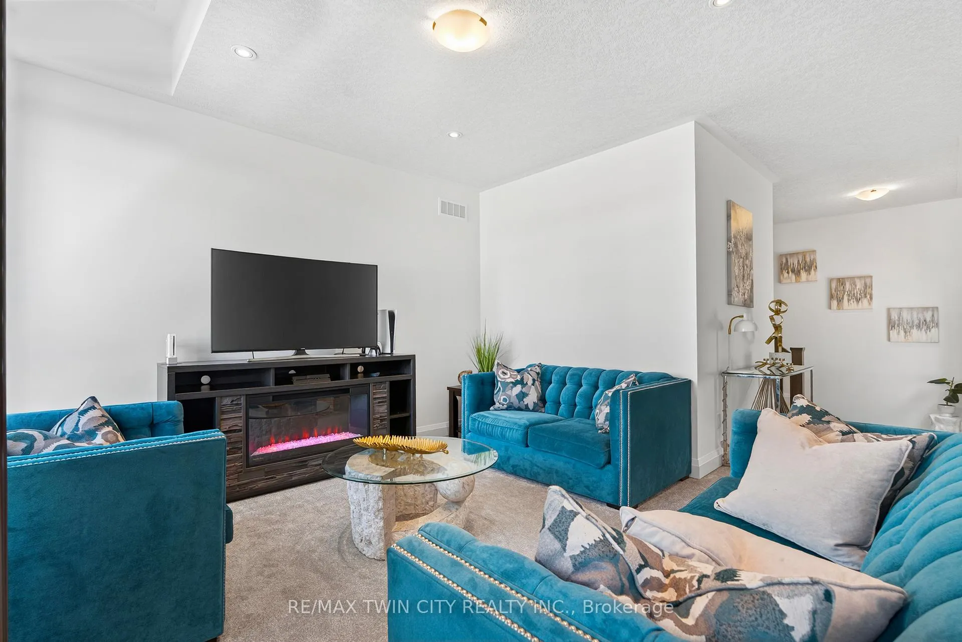 Photo 23 of 296 Raspberry Place, Waterloo, Columbia Forest/Clair Hills — HOMEH