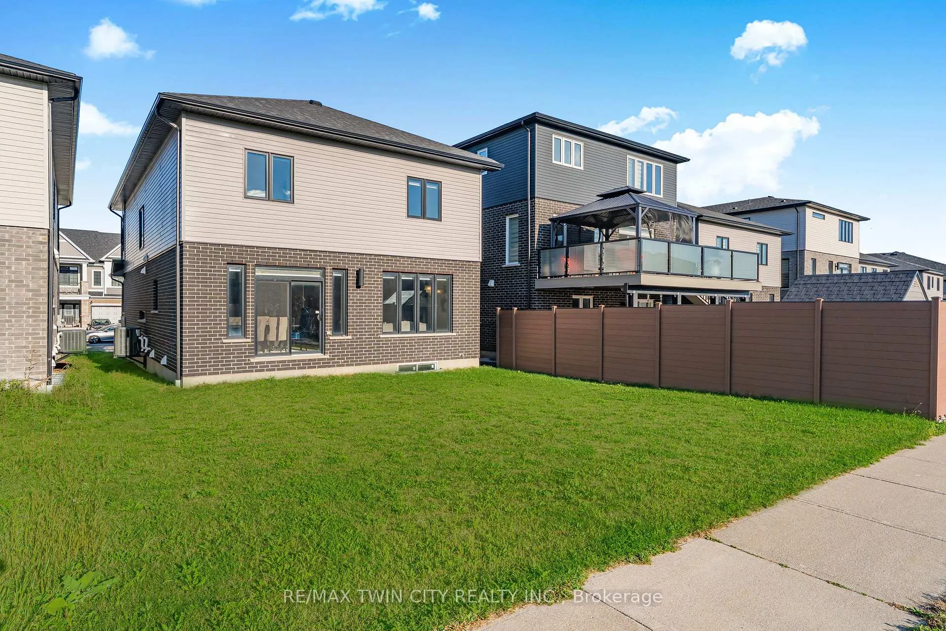 Photo 36 of 296 Raspberry Place, Waterloo, Columbia Forest/Clair Hills — HOMEH
