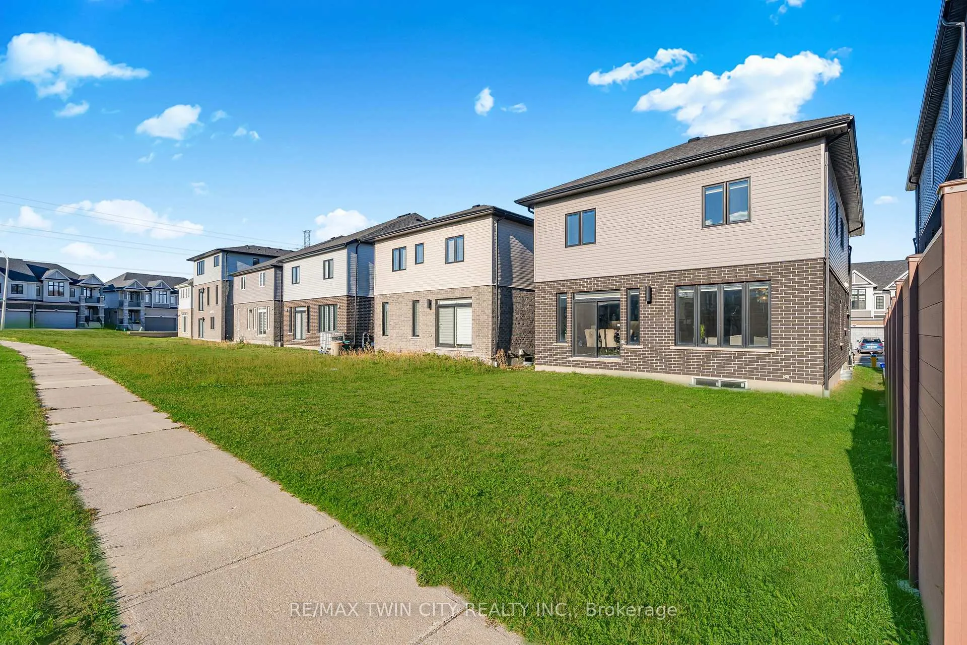 Photo 37 of 296 Raspberry Place, Waterloo, Columbia Forest/Clair Hills — HOMEH