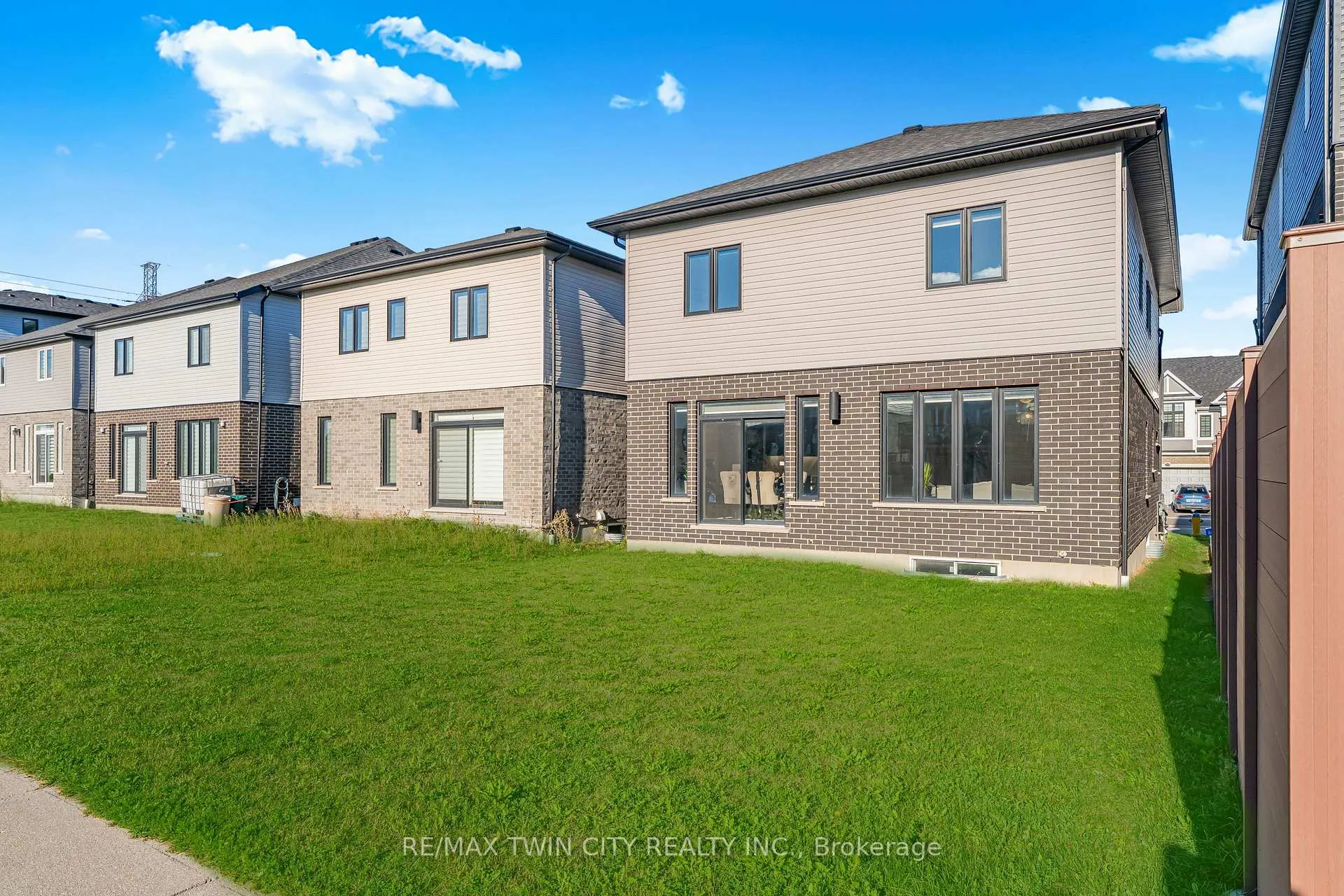 Photo 38 of 296 Raspberry Place, Waterloo, Columbia Forest/Clair Hills — HOMEH