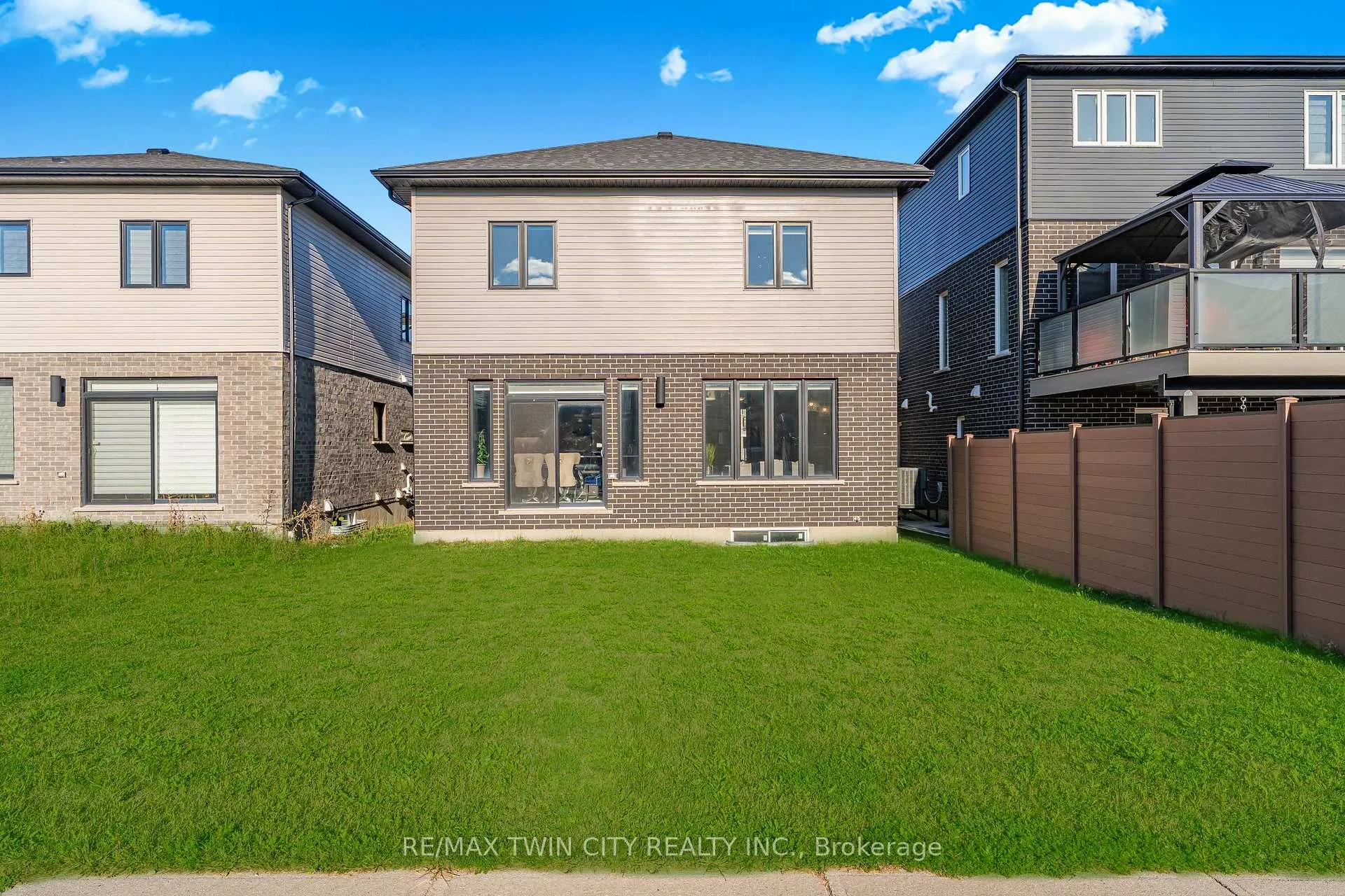 Photo 39 of 296 Raspberry Place, Waterloo, Columbia Forest/Clair Hills — HOMEH