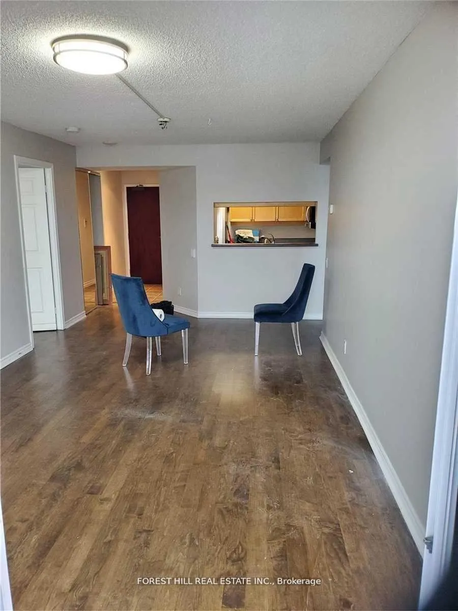 Photo 6 of Unit 812, 8 Covington Road, Toronto, Englemount-Lawrence — HOMEH