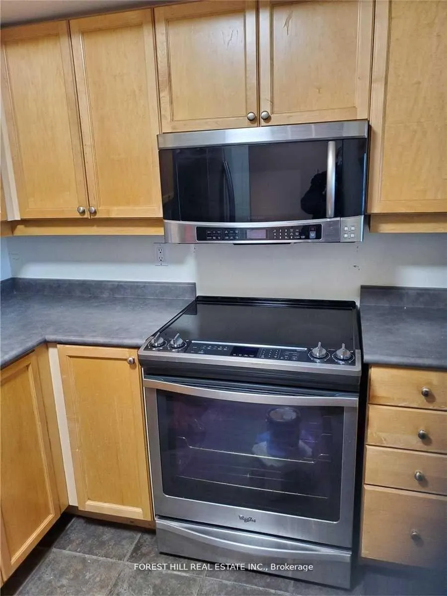 Photo 8 of Unit 812, 8 Covington Road, Toronto, Englemount-Lawrence — HOMEH