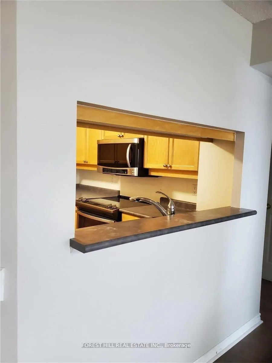 Photo 10 of Unit 812, 8 Covington Road, Toronto, Englemount-Lawrence — HOMEH