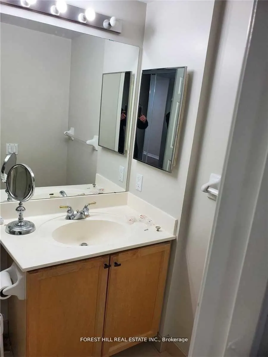 Photo 11 of Unit 812, 8 Covington Road, Toronto, Englemount-Lawrence — HOMEH