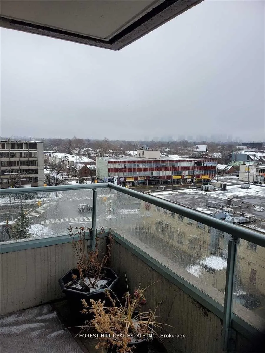 Photo 18 of Unit 812, 8 Covington Road, Toronto, Englemount-Lawrence — HOMEH