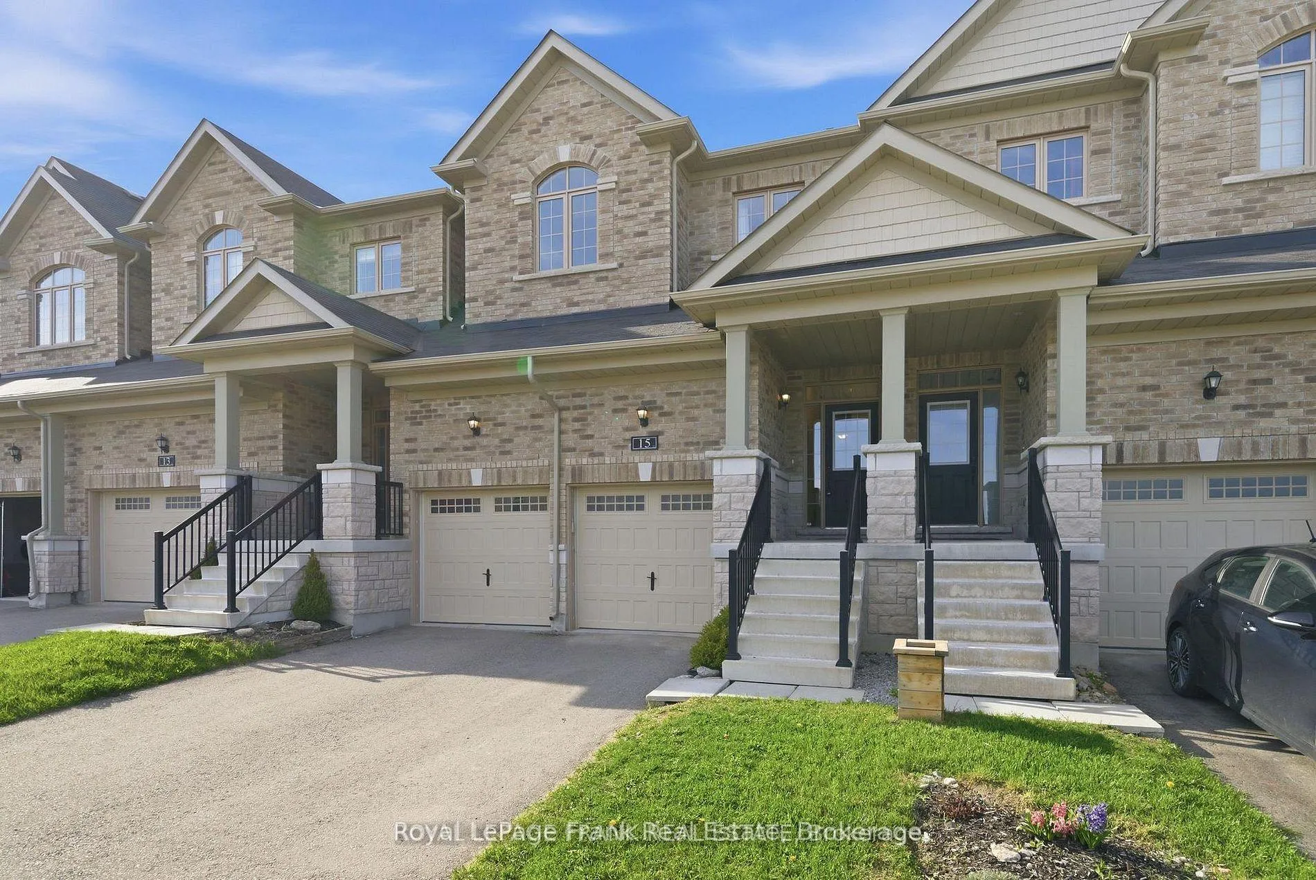 Photo 3 of 15 Highlands Boulevard, Cavan Monaghan, Cavan Twp — HOMEH