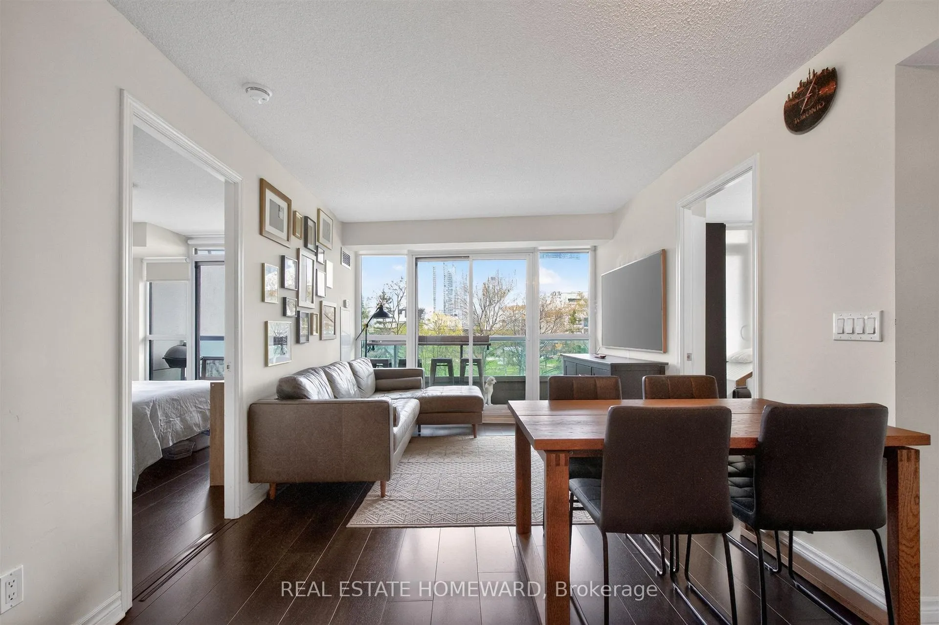 Photo 4 of Unit 518, 25 Lower Simcoe Street, Toronto, Waterfront Communities — HOMEH