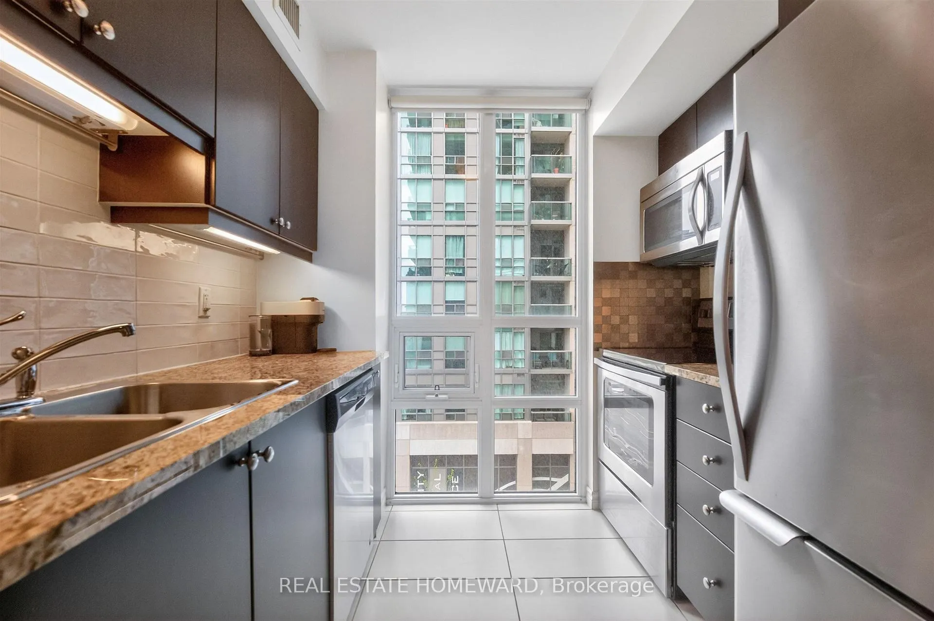 Photo 8 of Unit 518, 25 Lower Simcoe Street, Toronto, Waterfront Communities — HOMEH