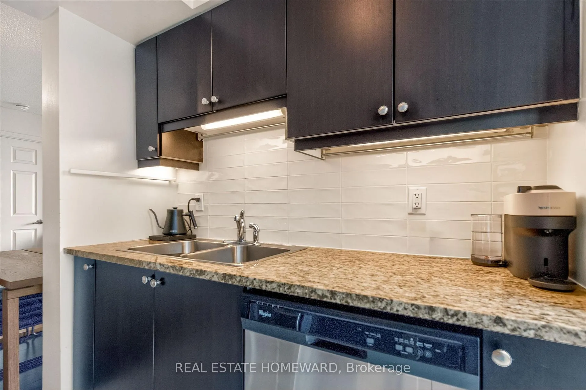 Photo 9 of Unit 518, 25 Lower Simcoe Street, Toronto, Waterfront Communities — HOMEH