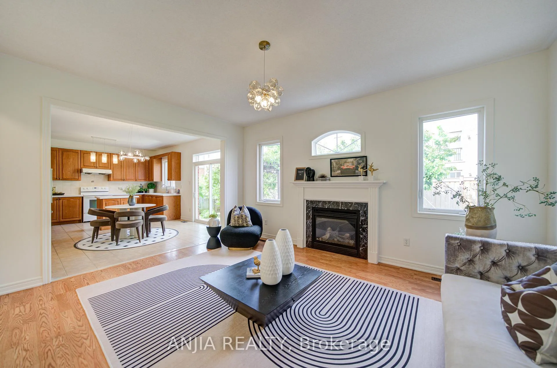 Photo 7 of 4 Willow Street, Markham, Wismer — HOMEH
