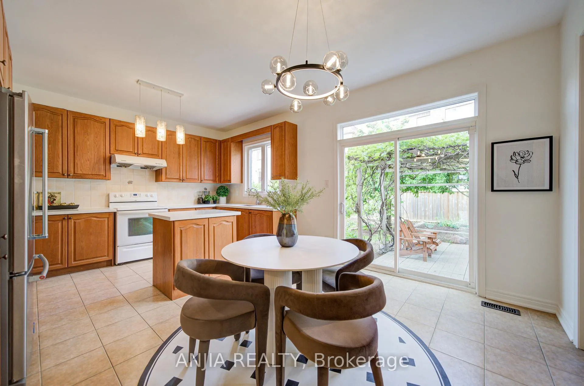 Photo 11 of 4 Willow Street, Markham, Wismer — HOMEH