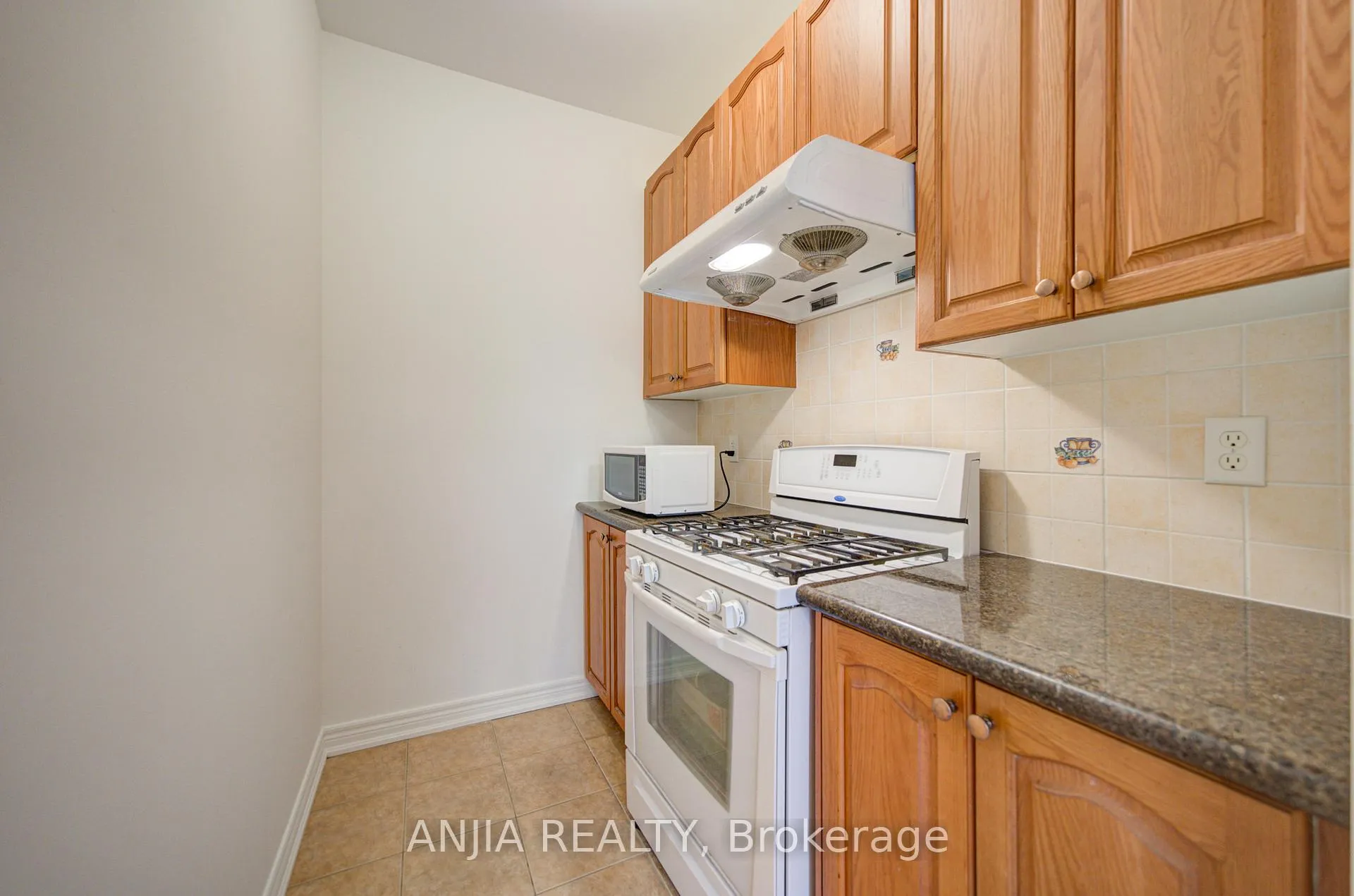 Photo 16 of 4 Willow Street, Markham, Wismer — HOMEH