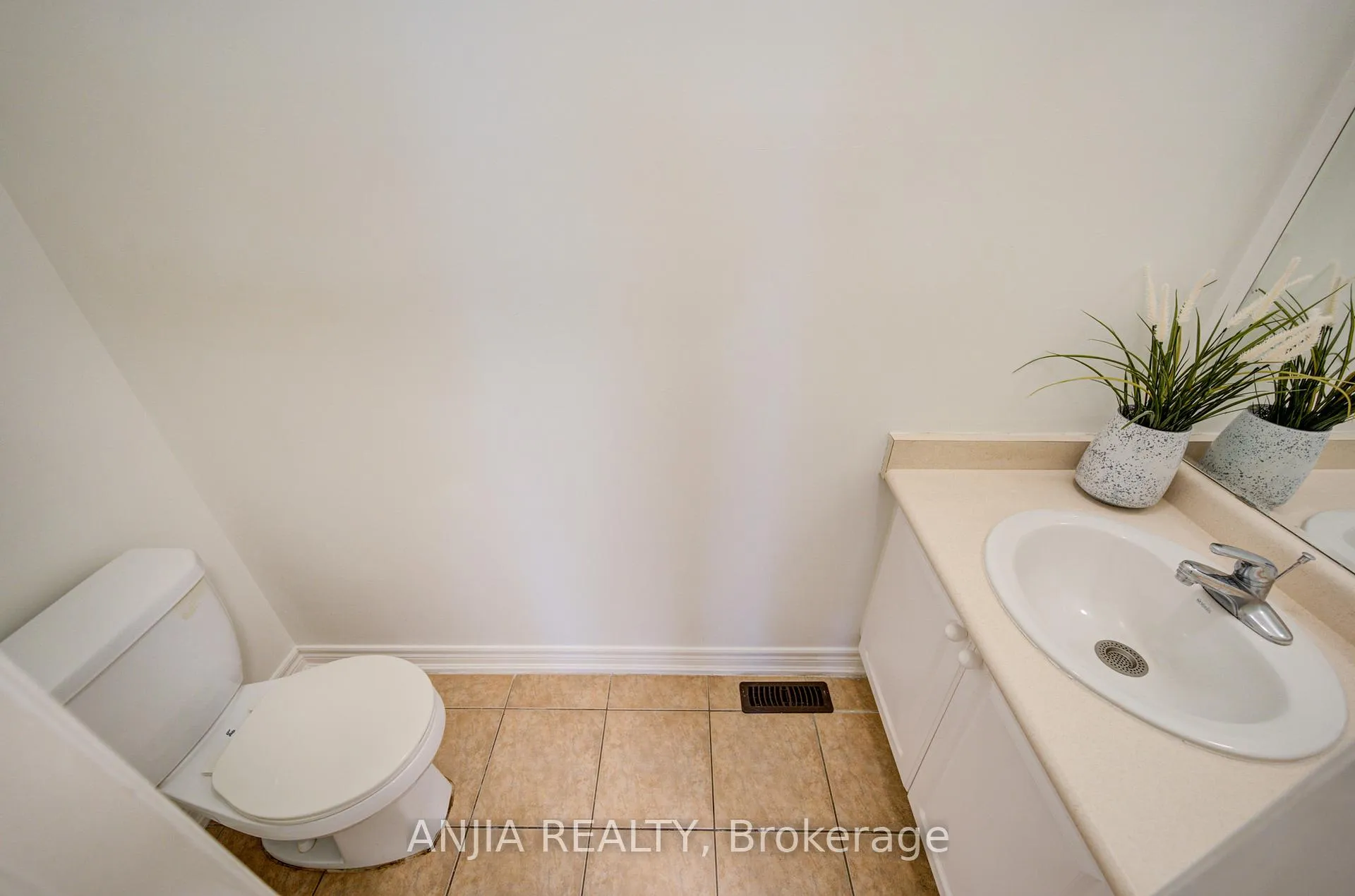 Photo 23 of 4 Willow Street, Markham, Wismer — HOMEH