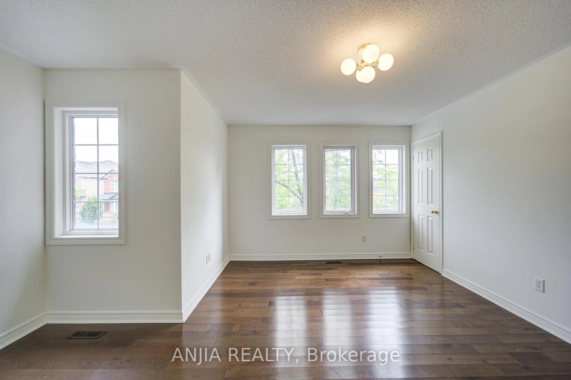 Photo 33 of 4 Willow Street, Markham, Wismer — HOMEH