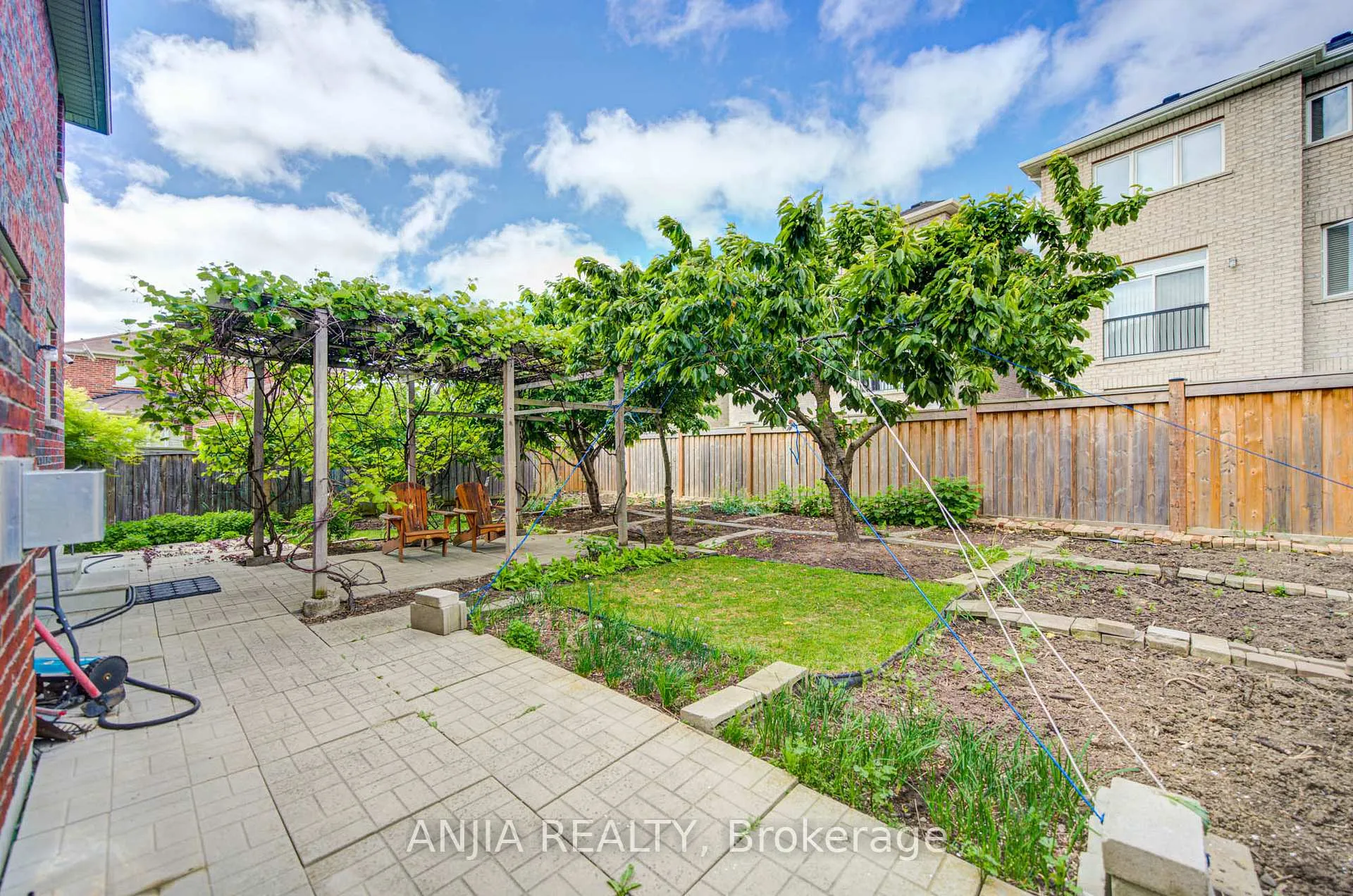 Photo 44 of 4 Willow Street, Markham, Wismer — HOMEH