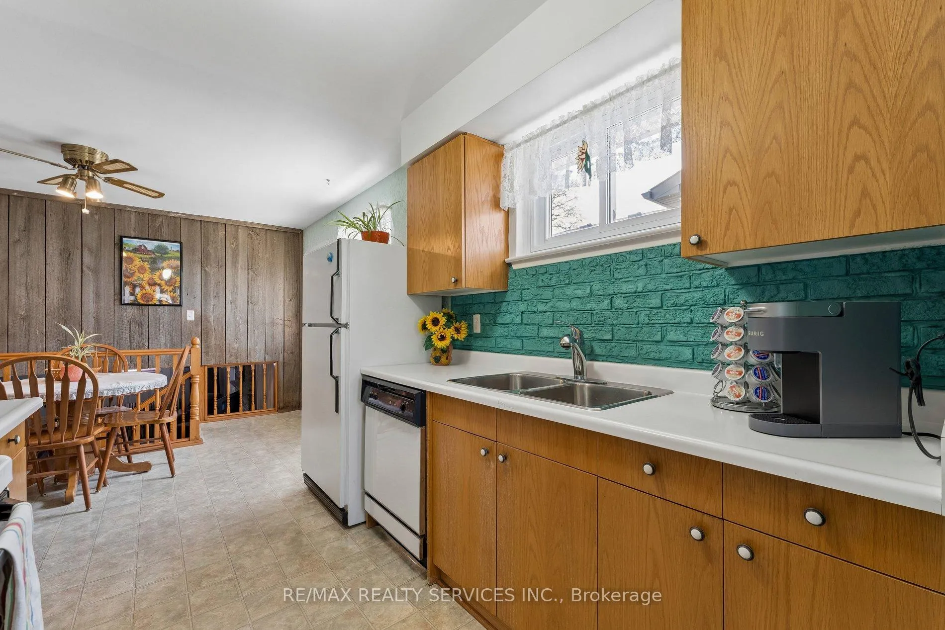 Photo 7 of 21 Willis Drive, Brampton, Brampton East — HOMEH