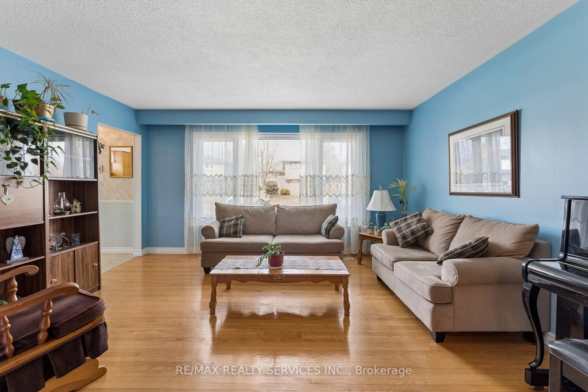 Photo 14 of 21 Willis Drive, Brampton, Brampton East — HOMEH