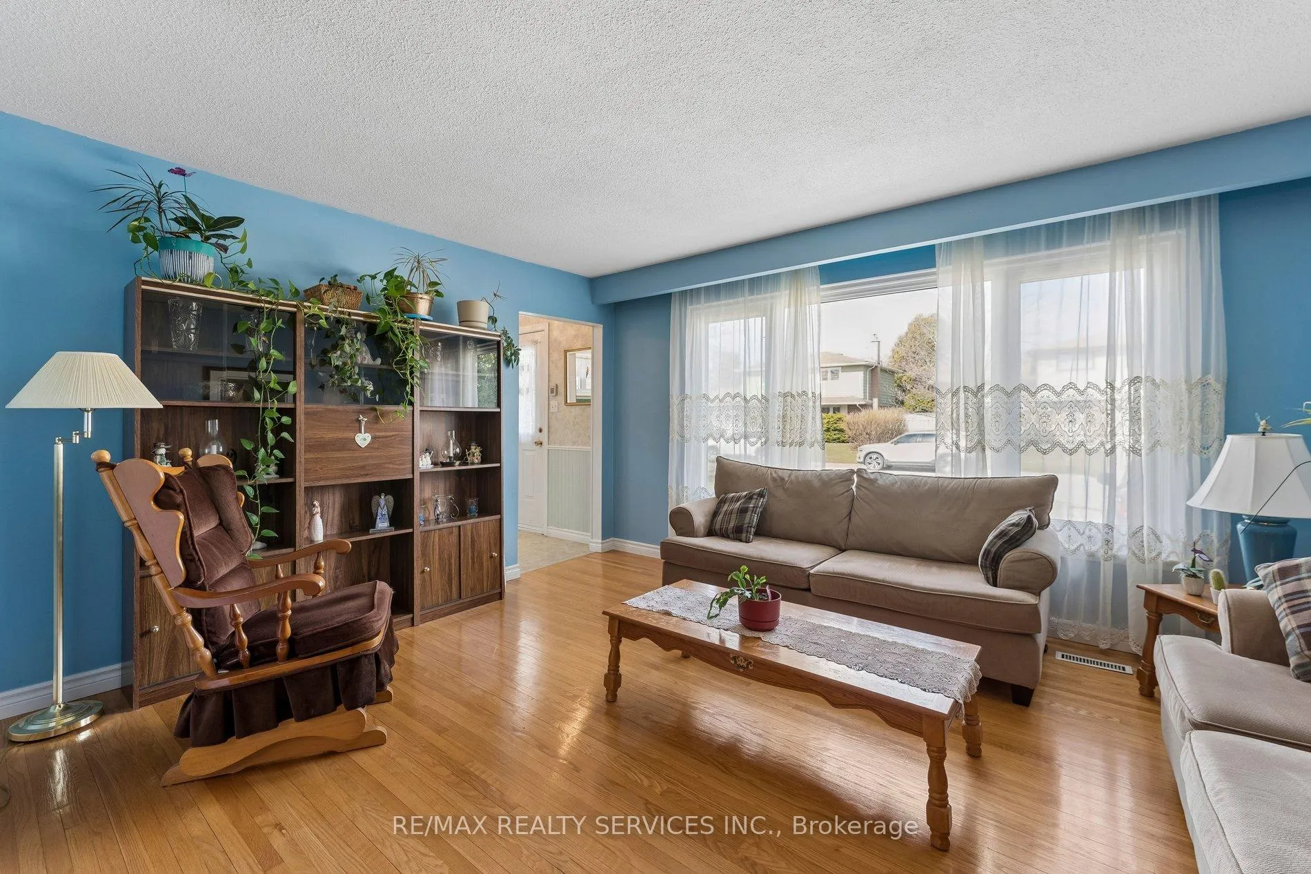 Photo 15 of 21 Willis Drive, Brampton, Brampton East — HOMEH