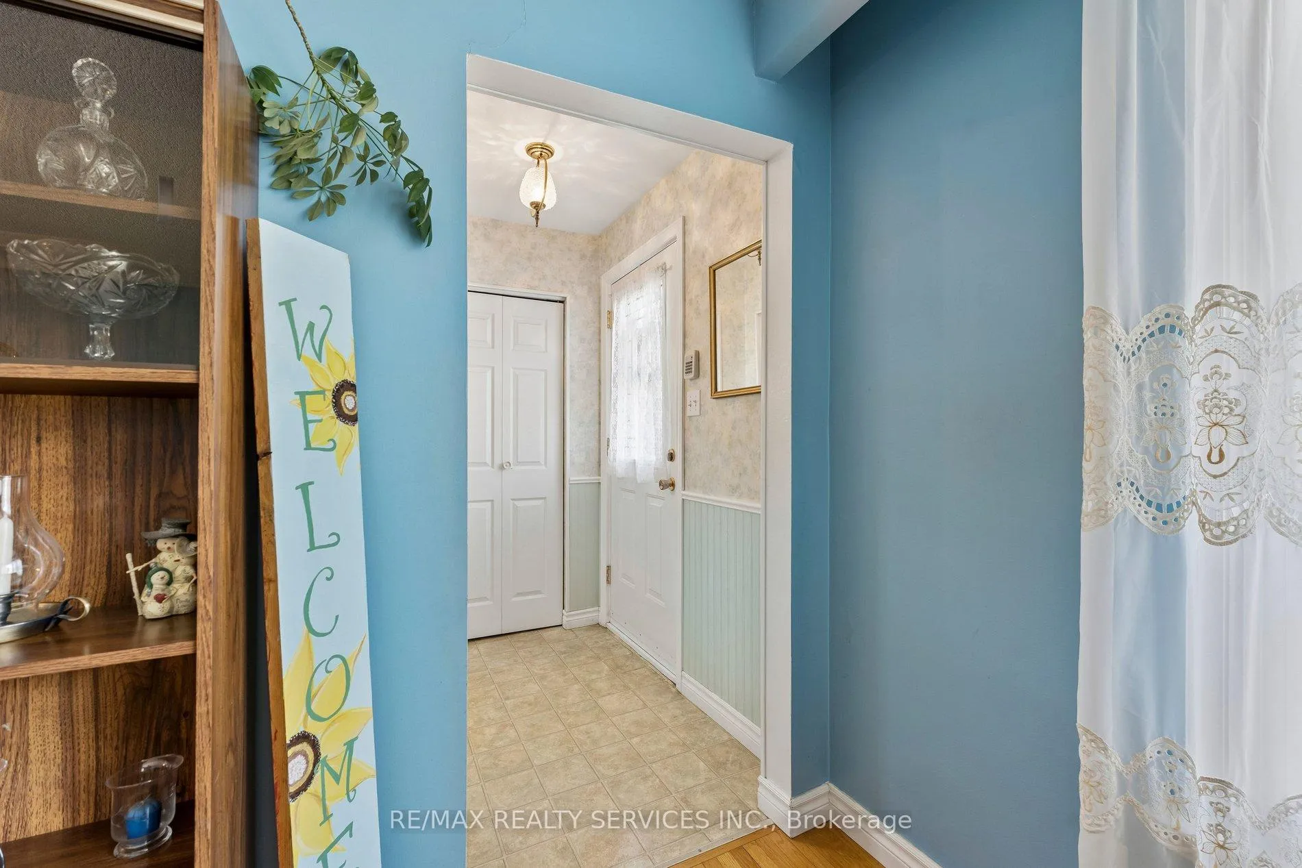 Photo 17 of 21 Willis Drive, Brampton, Brampton East — HOMEH