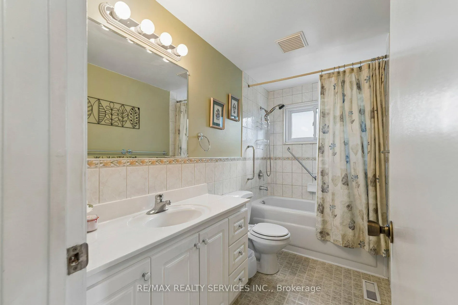 Photo 31 of 21 Willis Drive, Brampton, Brampton East — HOMEH