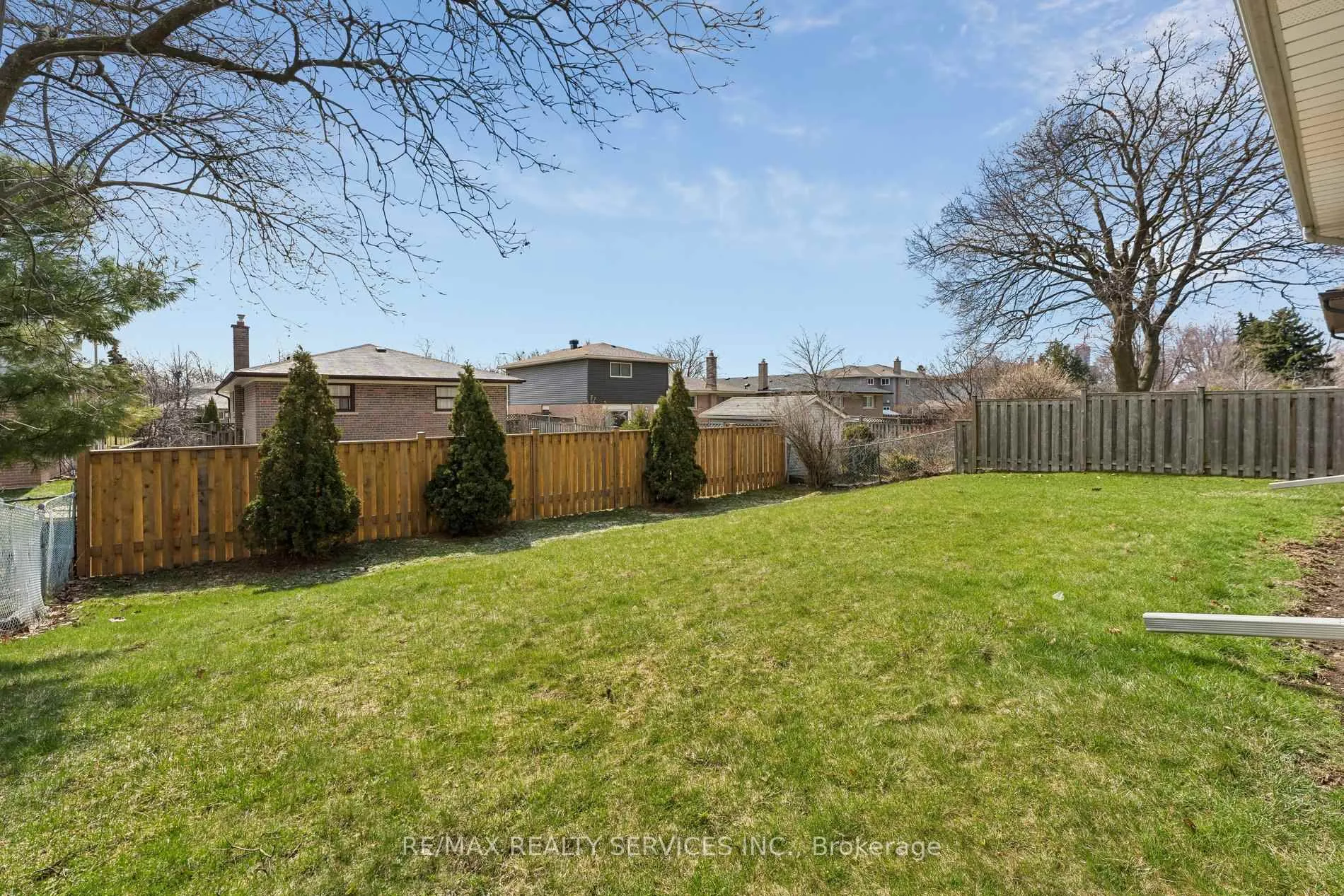Photo 44 of 21 Willis Drive, Brampton, Brampton East — HOMEH
