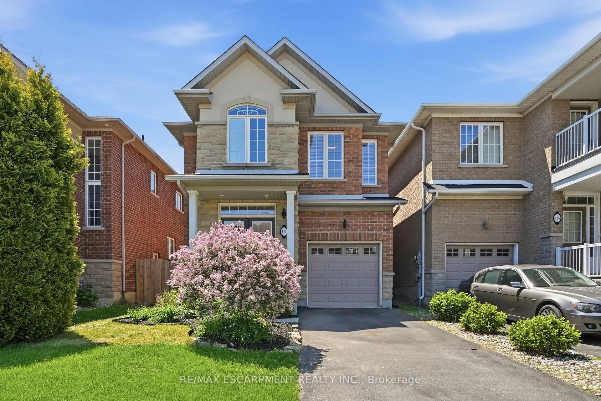 Photo 1 of 111 Greenstem Crescent, Hamilton, Winona Park — HOMEH