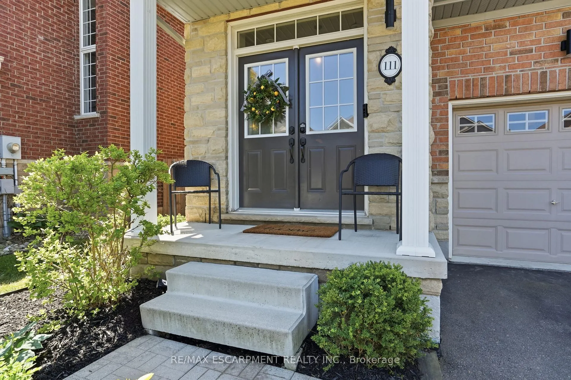 Photo 2 of 111 Greenstem Crescent, Hamilton, Winona Park — HOMEH