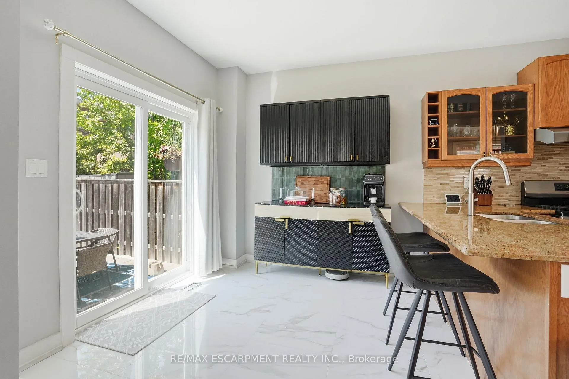 Photo 11 of 111 Greenstem Crescent, Hamilton, Winona Park — HOMEH