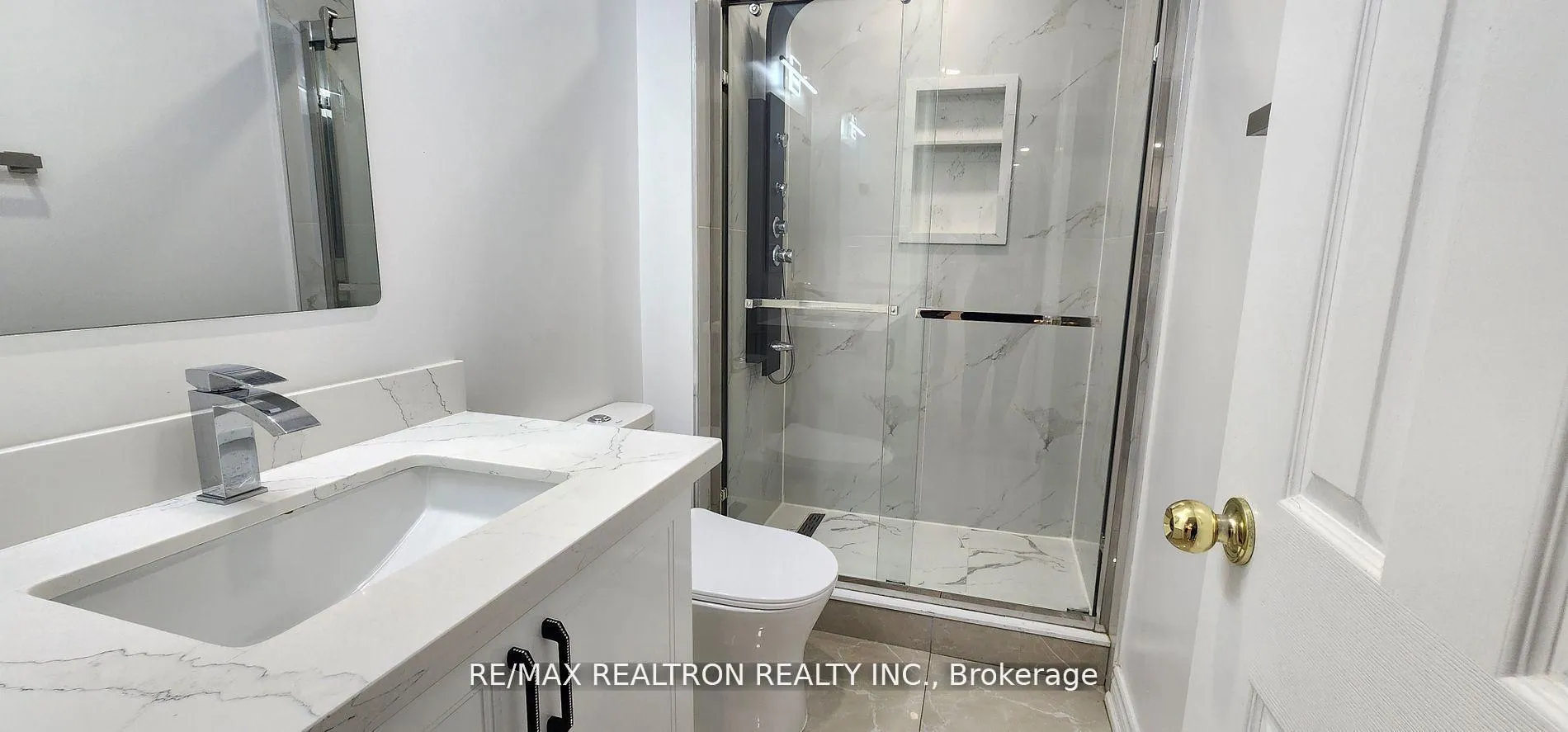 Photo 6 of 174 Adventure Crescent, Vaughan, Maple — HOMEH