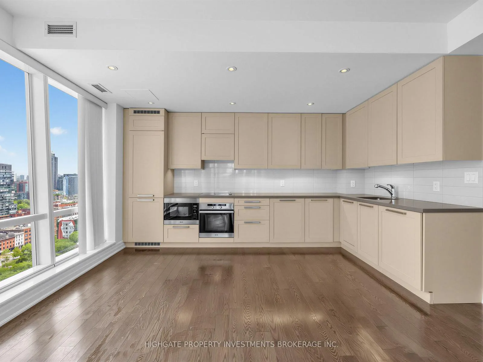 Photo 9 of Unit 2305, 8 The Esplanade Street, Toronto, Church-Yonge Corridor — HOMEH