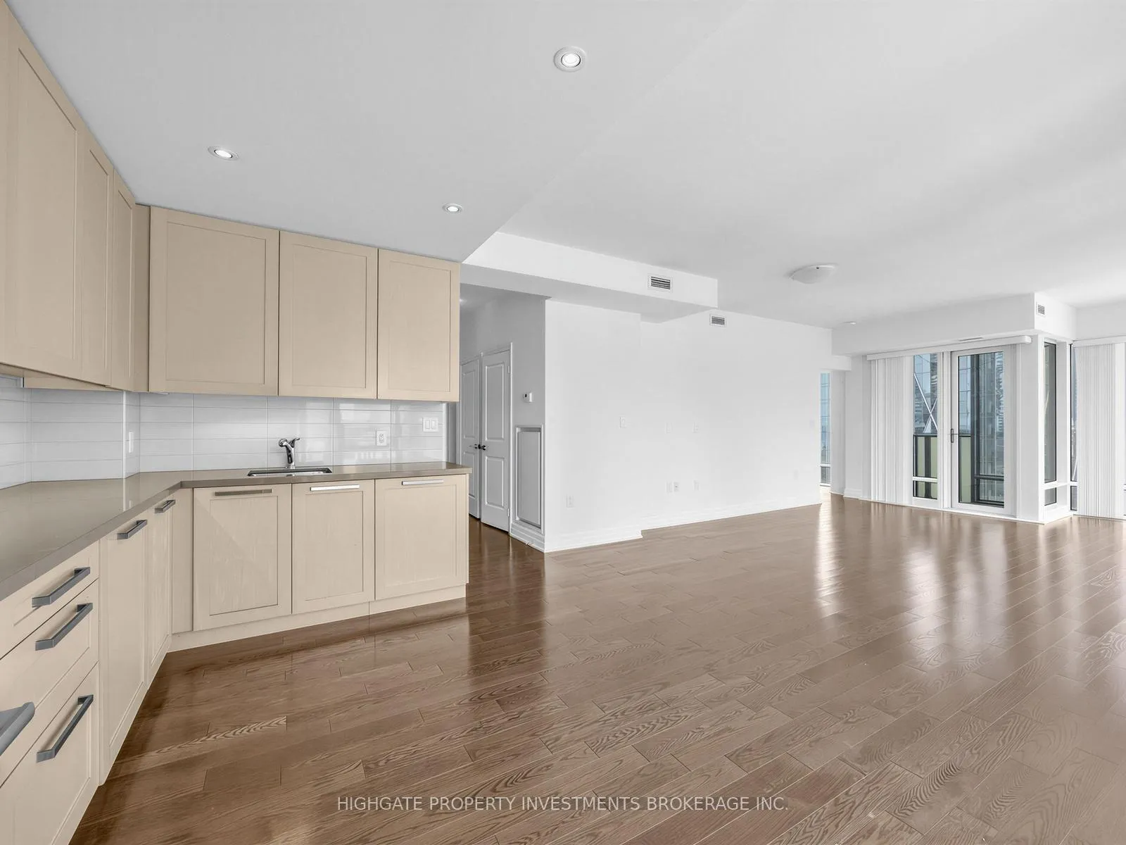 Photo 14 of Unit 2305, 8 The Esplanade Street, Toronto, Church-Yonge Corridor — HOMEH